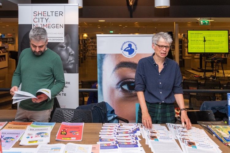 50jaar stand wereldvrouwenhuis
