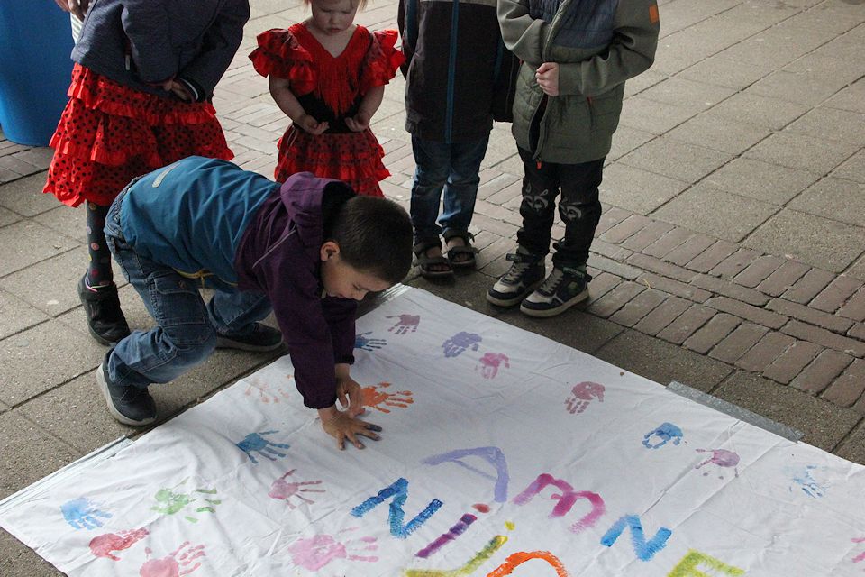 kinderbevrijdingsfestival2025 hand tekeningen01b